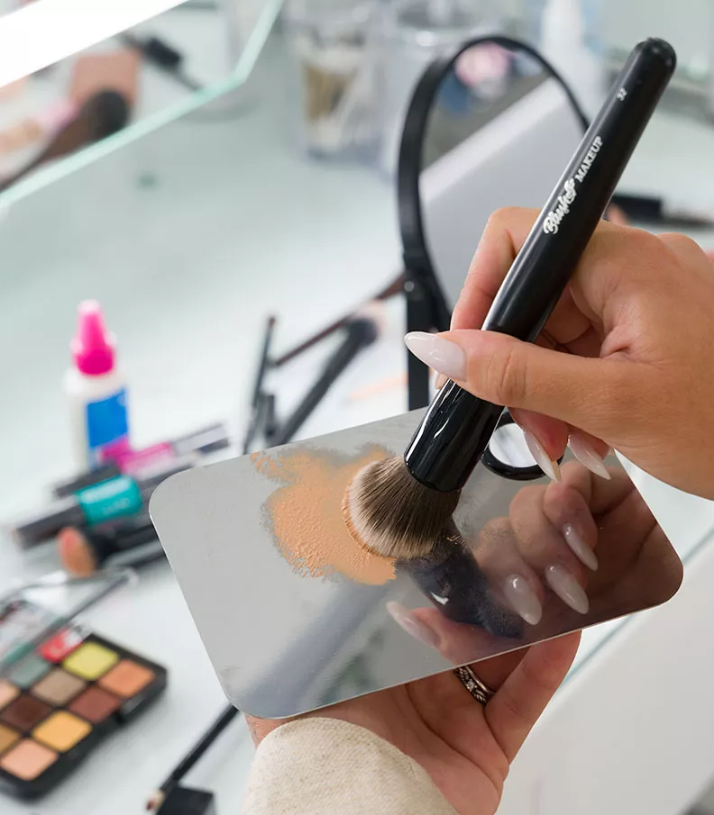 Tecni Puder Nasminkaj Se Sama